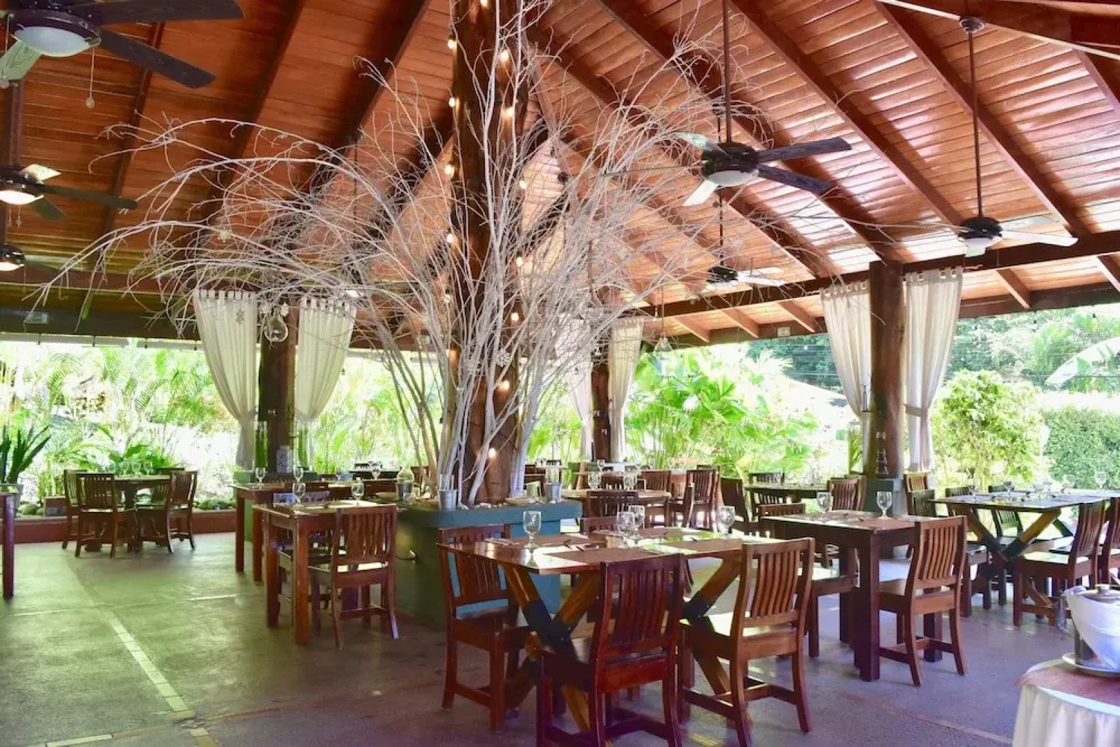 Espadilla Gardens Hotel