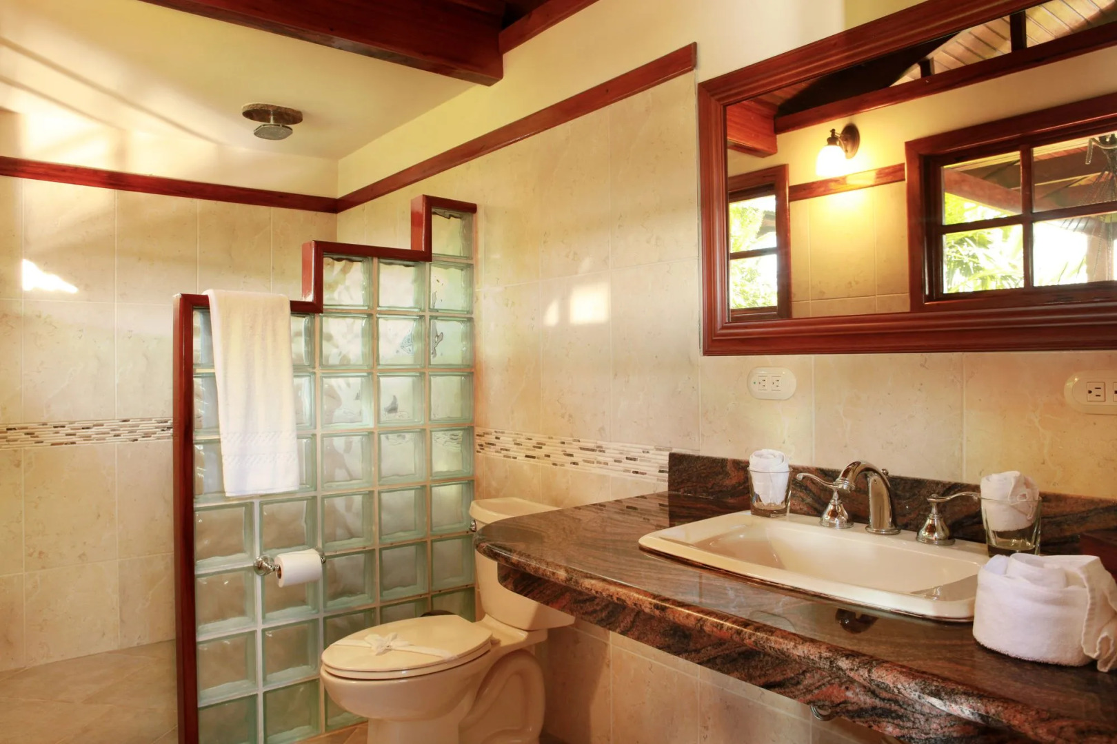 Aguila de Osa Rainforest & Marine Adventure Lodge