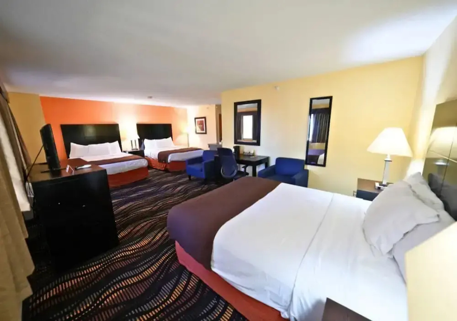 Rock Island Inn & Suites Streator IL