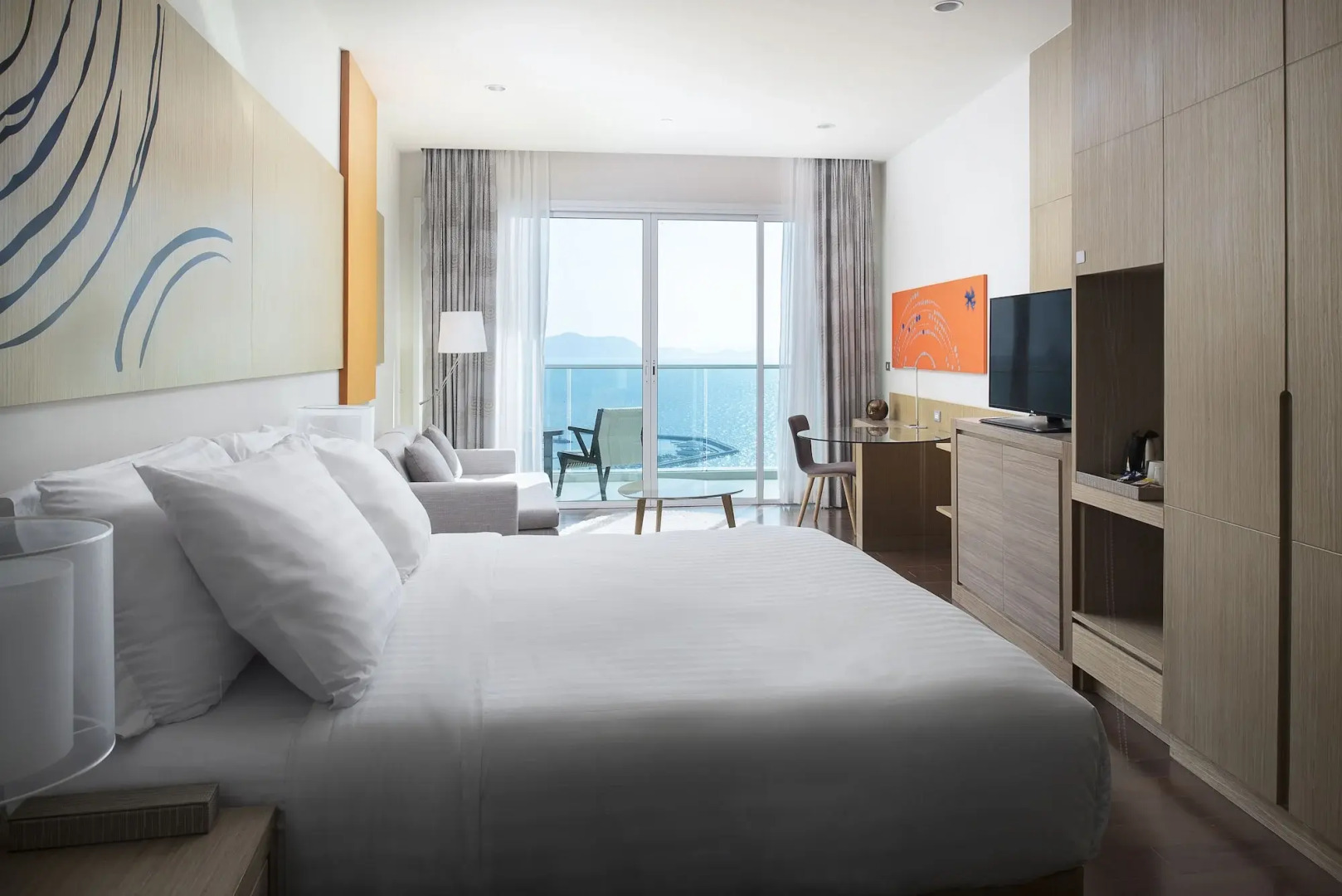 White Sand Beach Residences Pattaya
