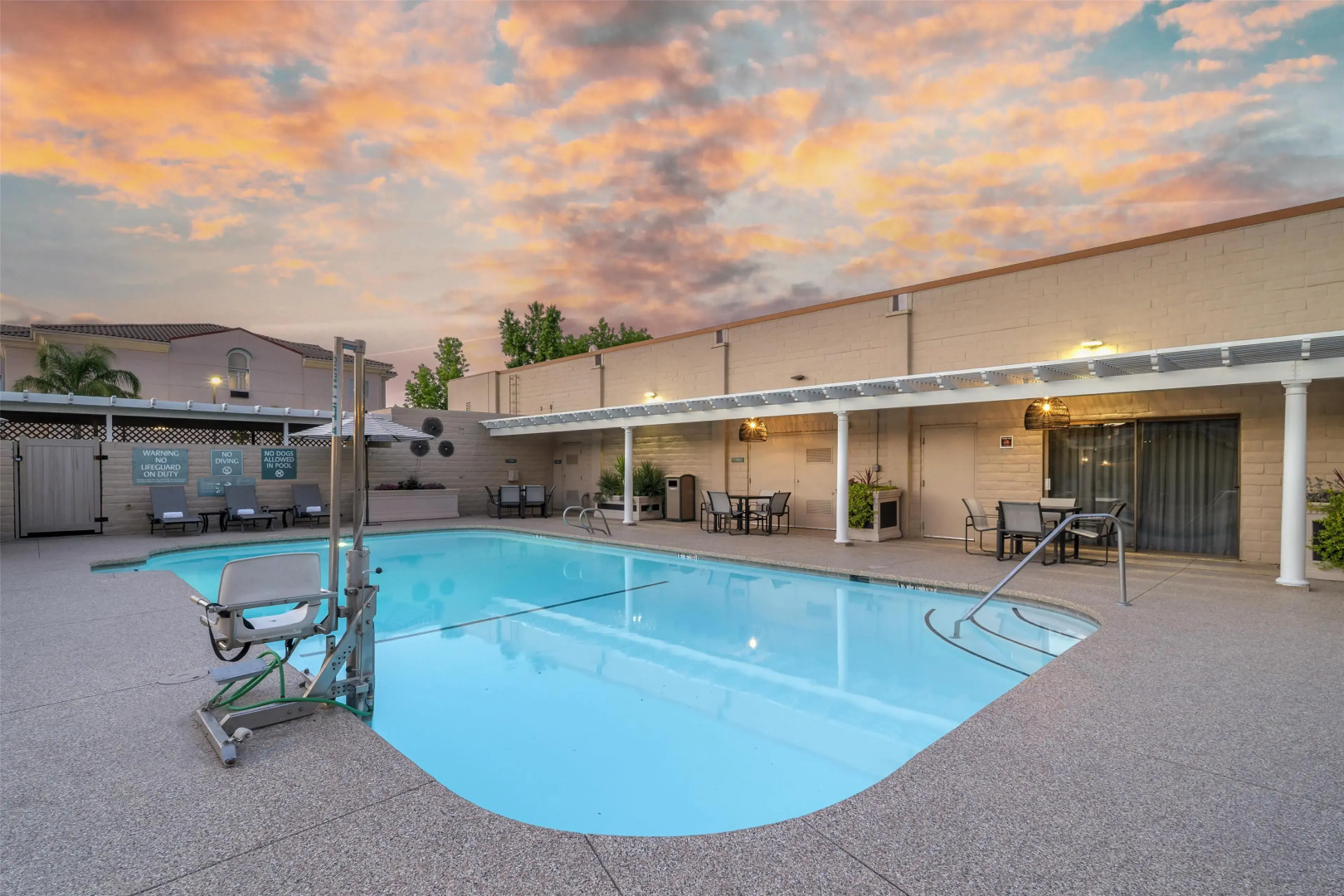 Best Western Plus Hilltop Inn