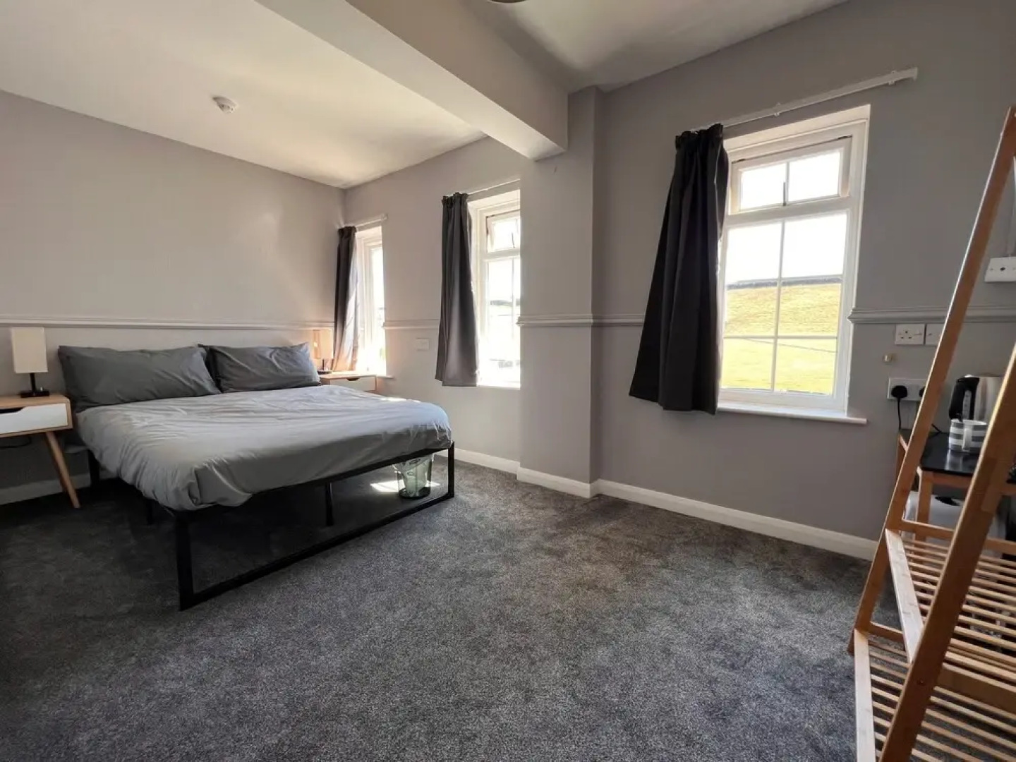 Sea View Hotel - Sandpebbles