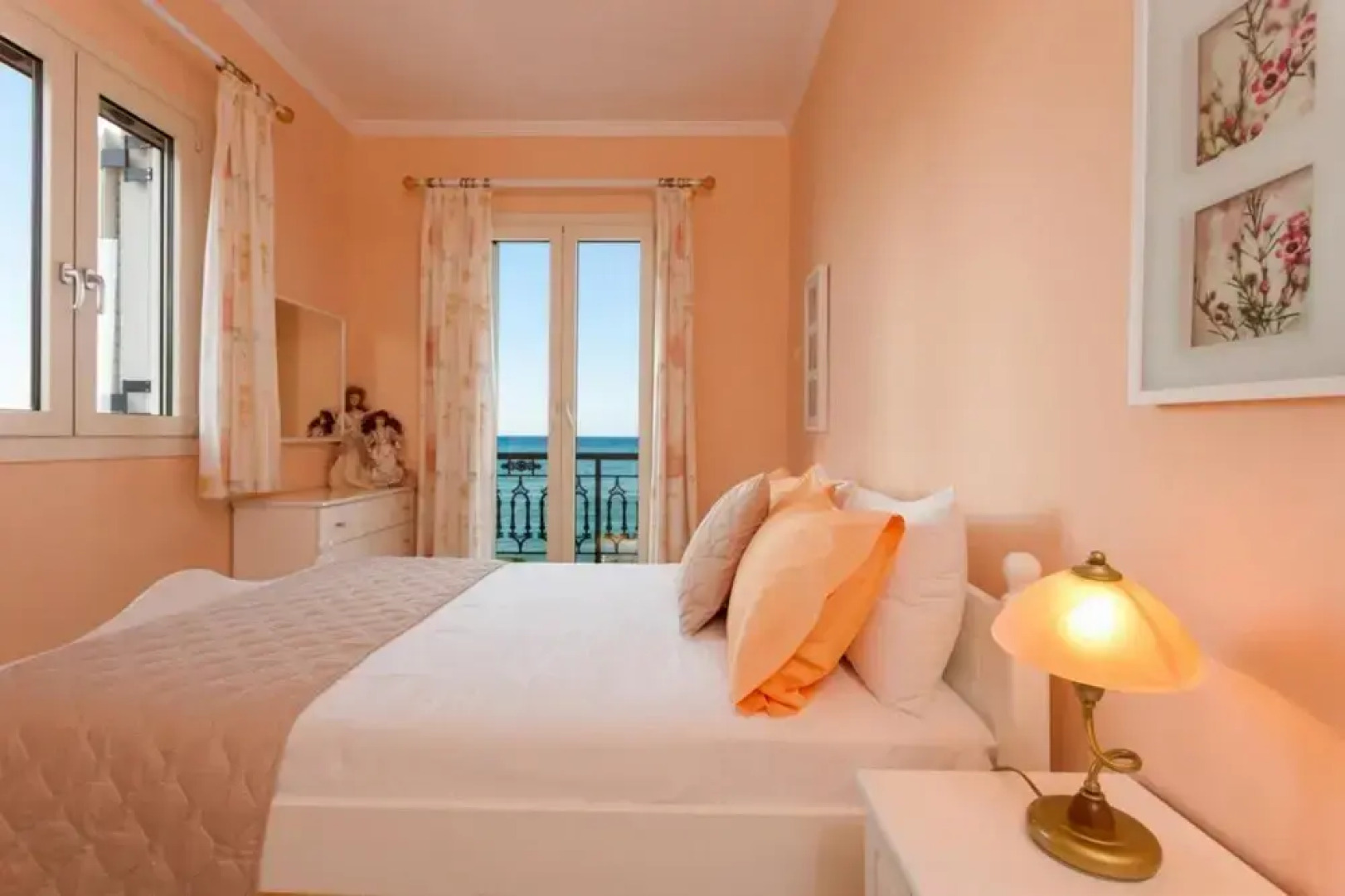 Villa Elizabeth - Seafront Modern Villa - Villa Elizabeth - Seafront Classic Villa