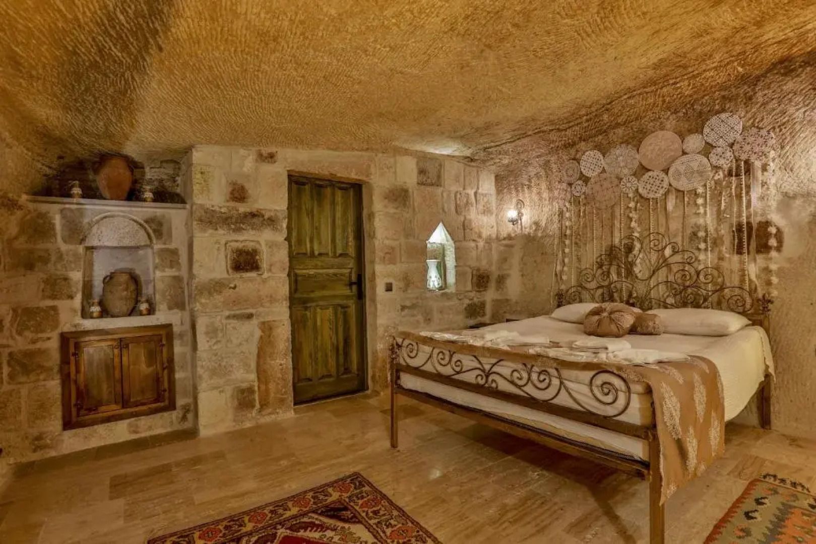 Casia Cave Suites