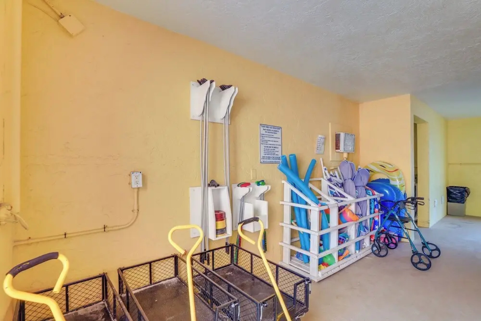 Gulf Getaway With Porch + Direct Beach Access!