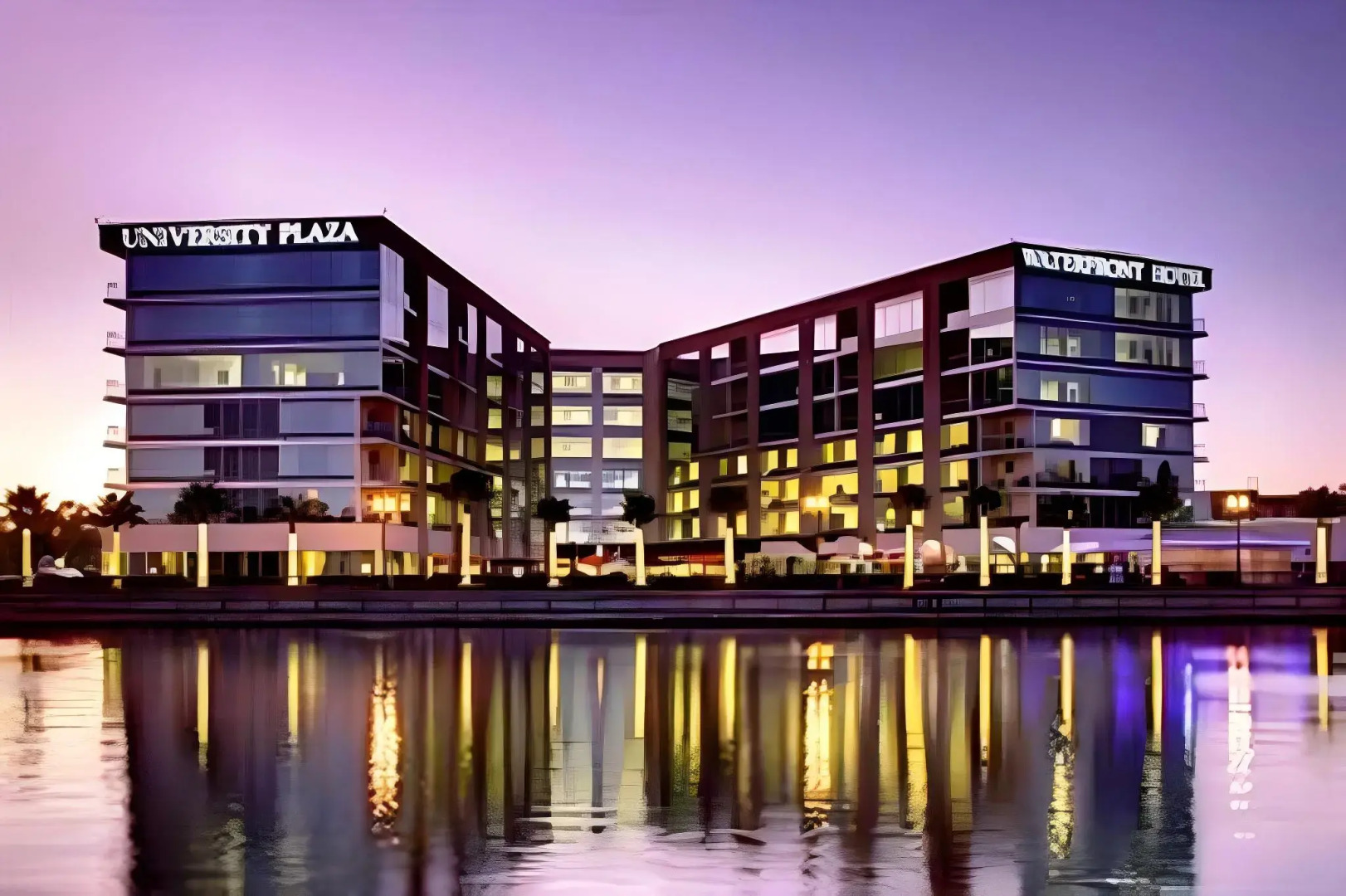 University Plaza Waterfront Hotel