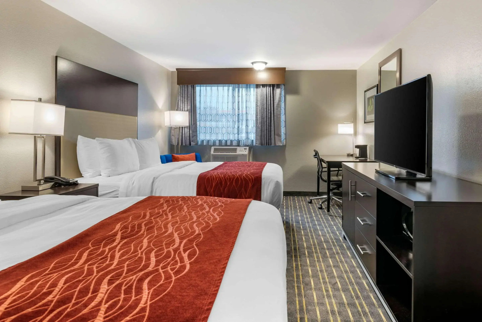 Comfort Inn & Suites Tigard near Washington Square