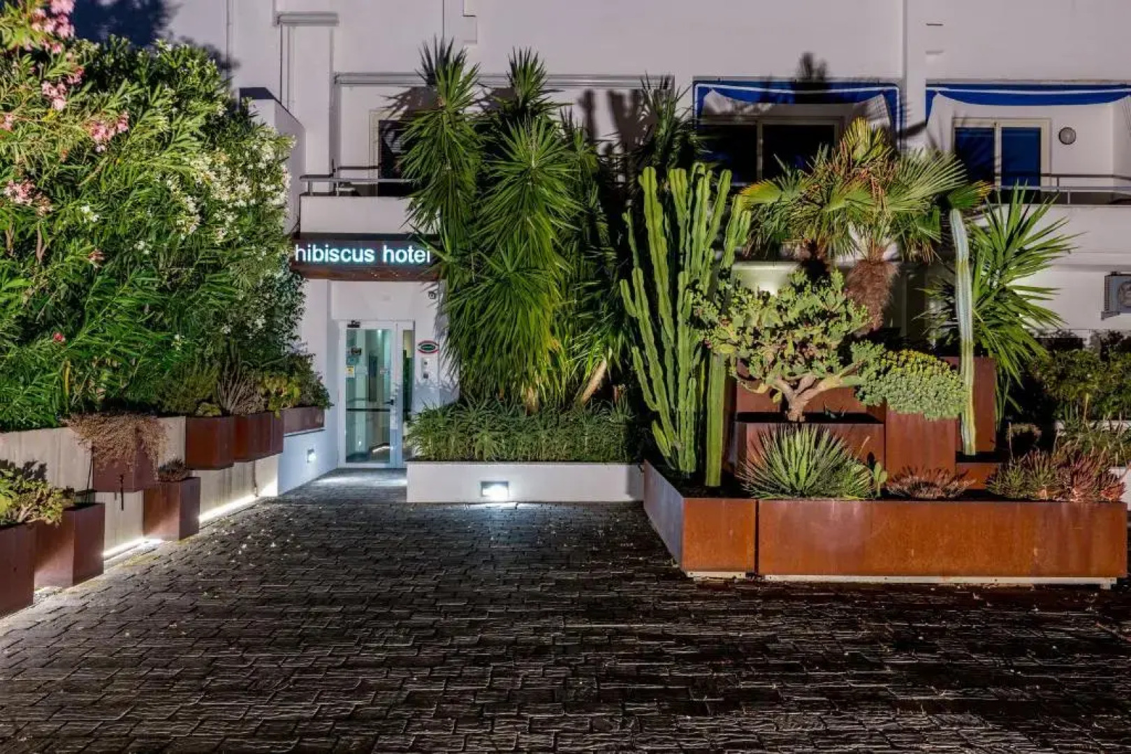 Hibiscus Hotel Residence