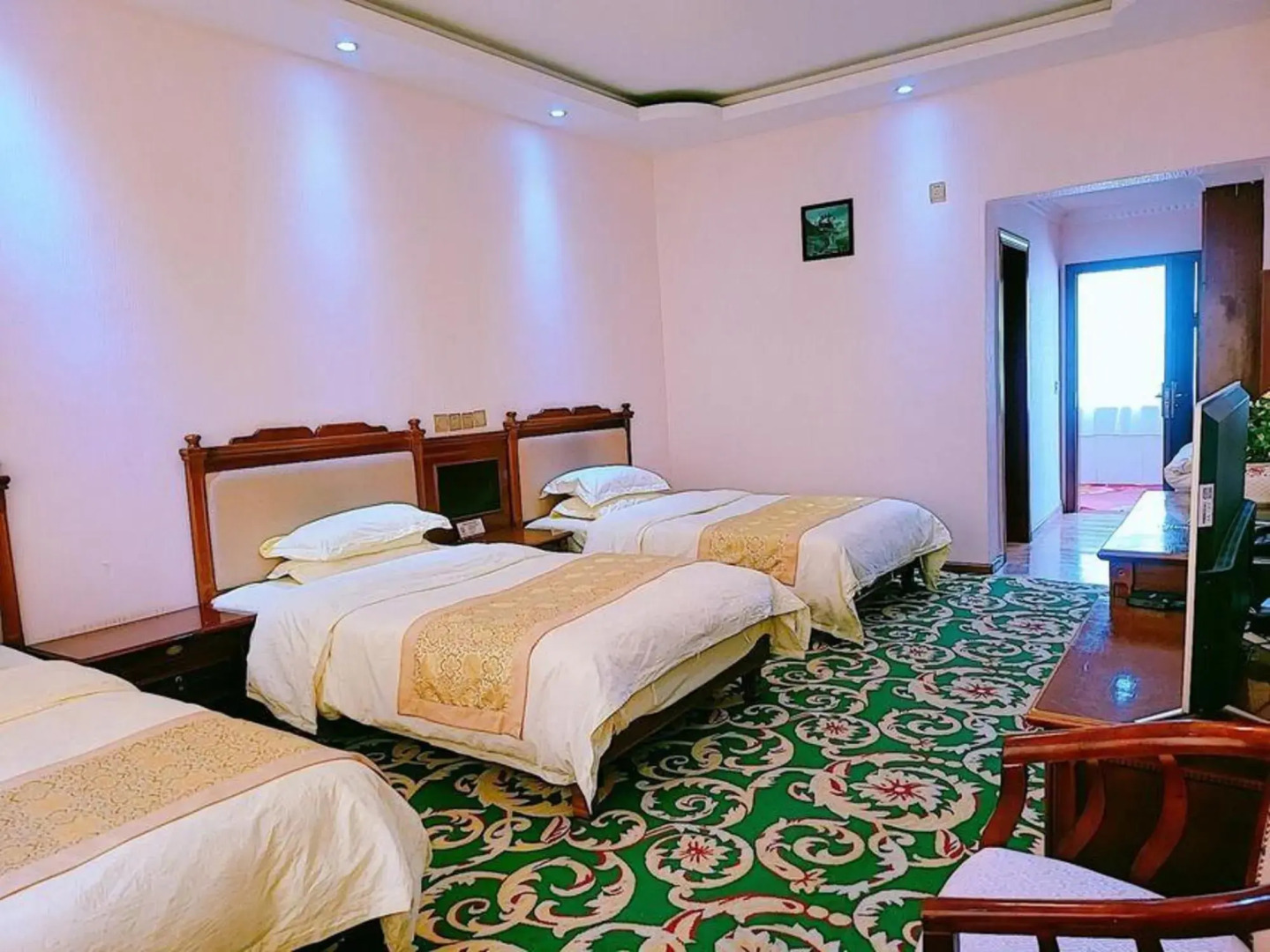 Tingri Baiba Hotel (Everest Avenue)