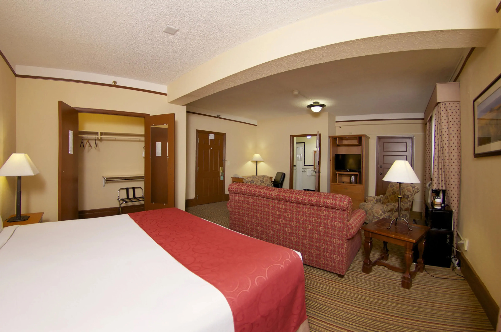 Historic Plains Hotel