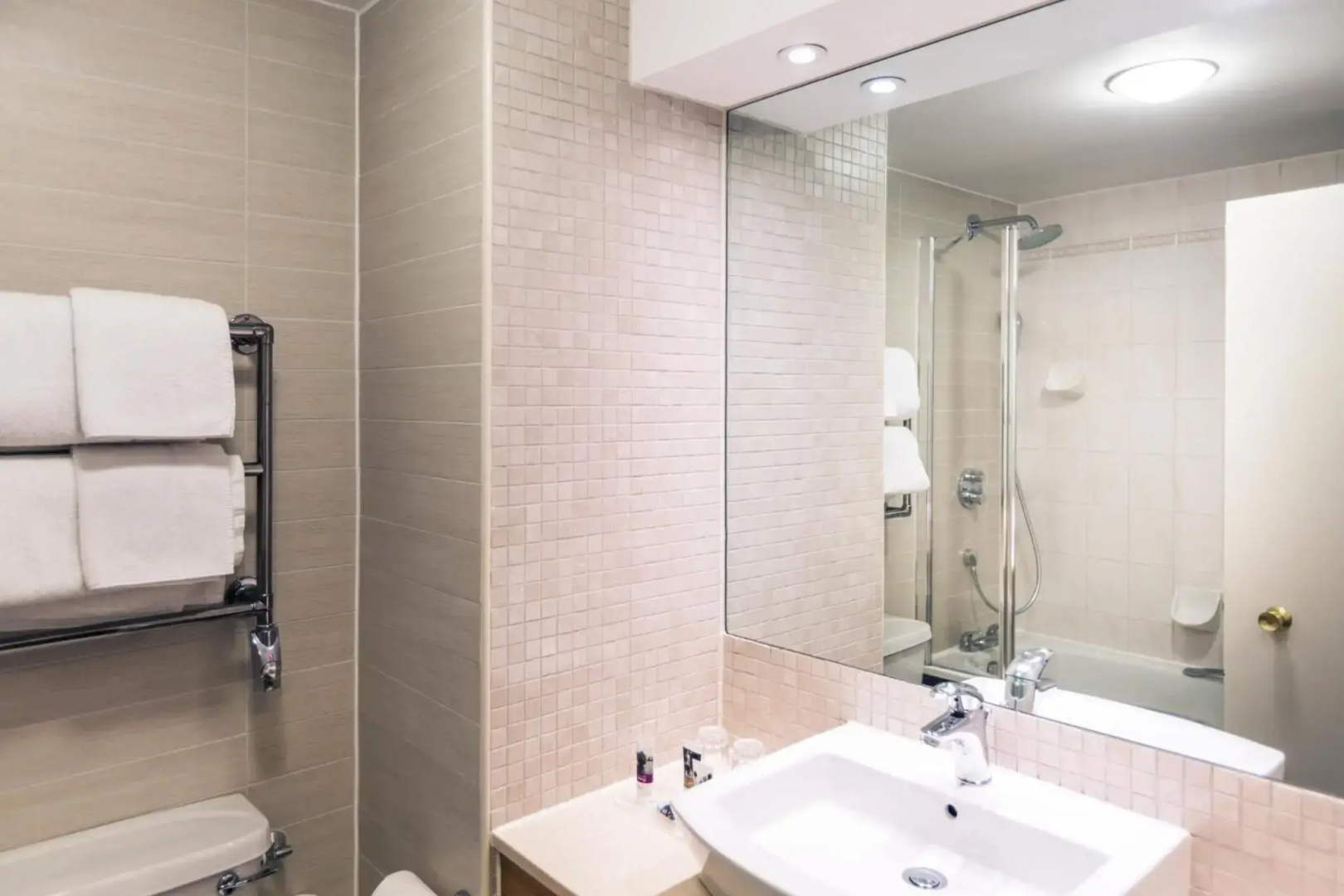 Mercure Daventry Court Hotel