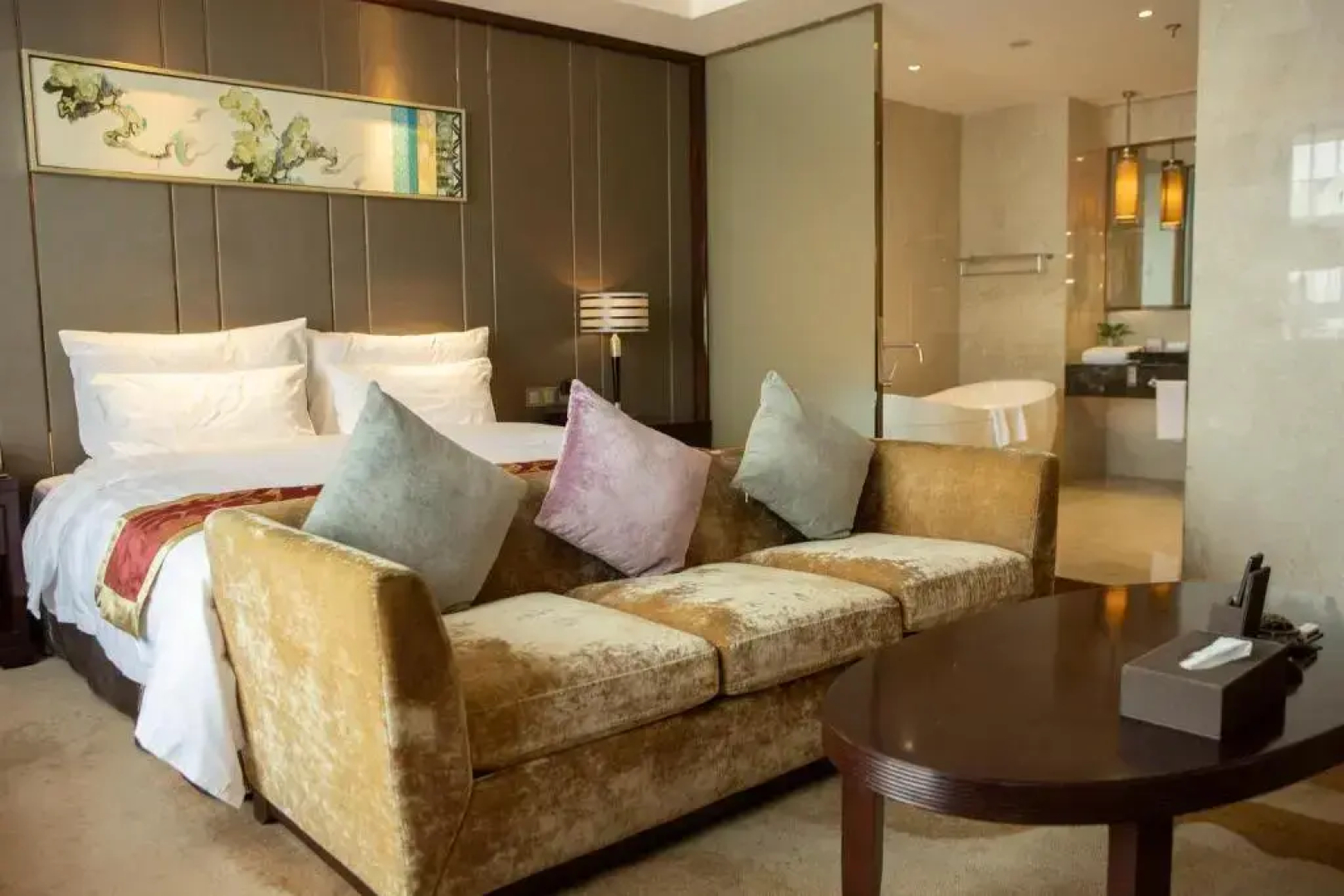 Pi Zhou Tian Hong Hotel