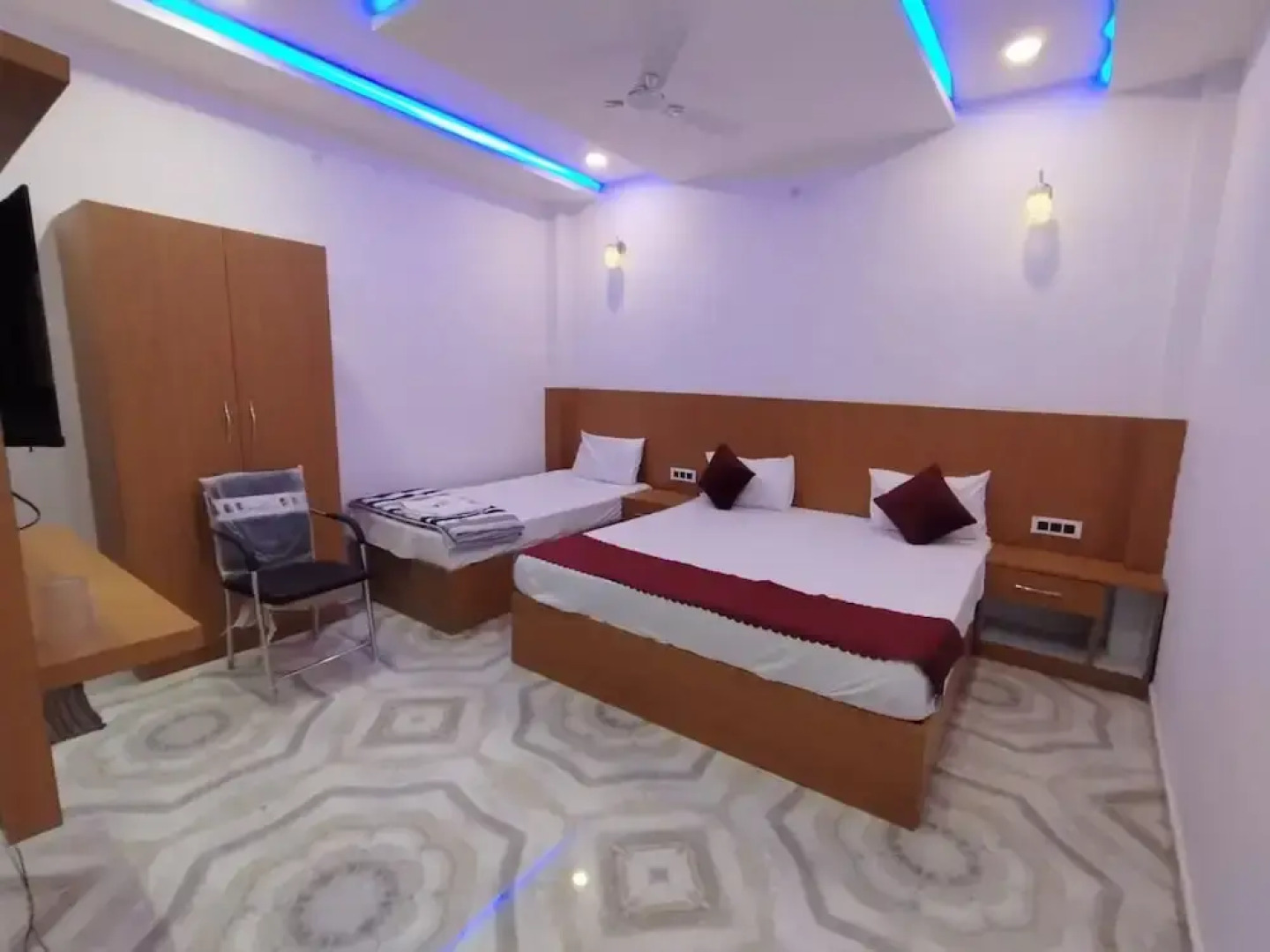 Goroomgo Nirmala Palace Ayodhya