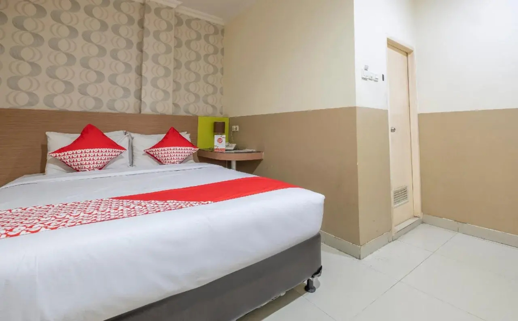 Urbanview Hotel Capital Makassar