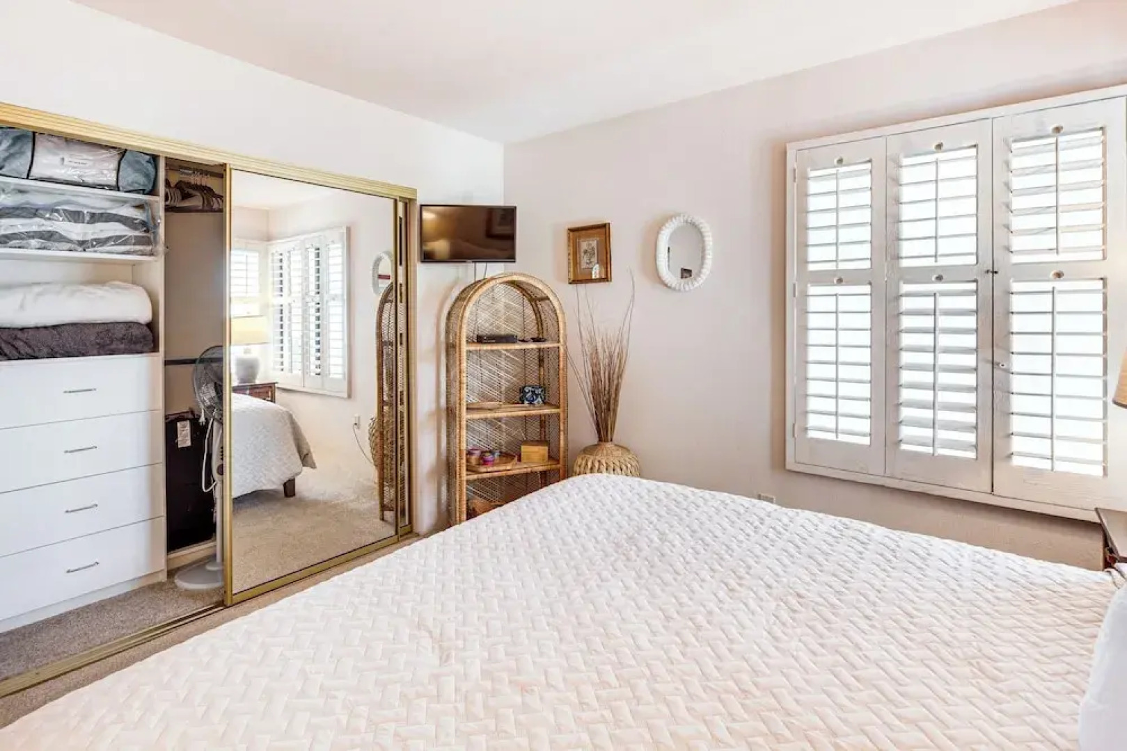 1 Mi to Shops on El Paseo: Condo w/ Pool Access!