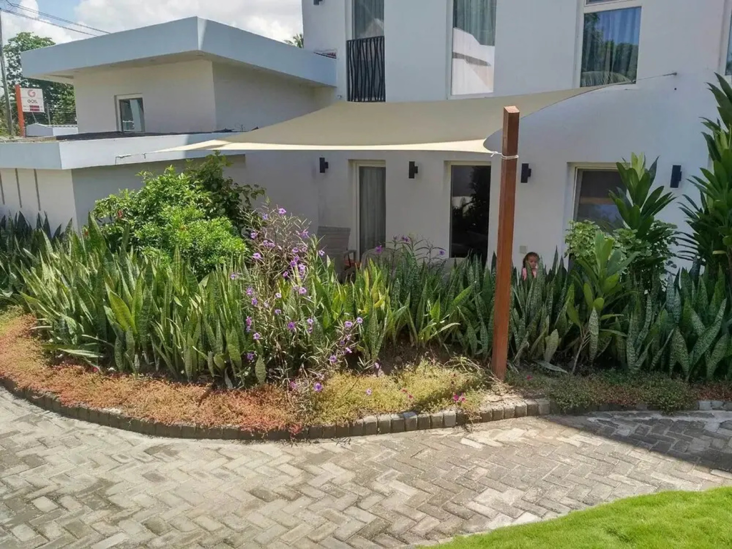 Red Mango Apartment Hotel