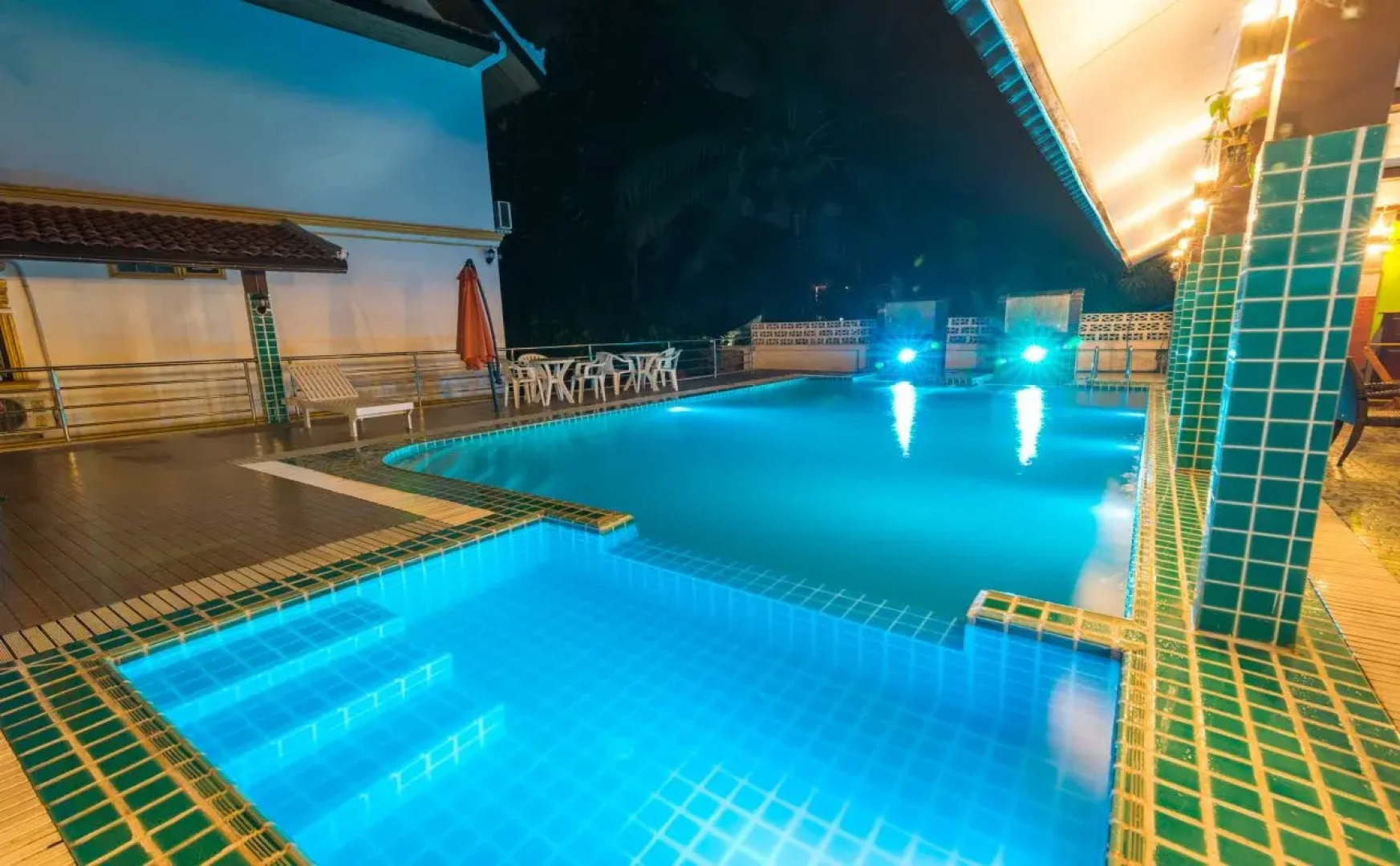 E-Outfitting Vang Thong Hotel