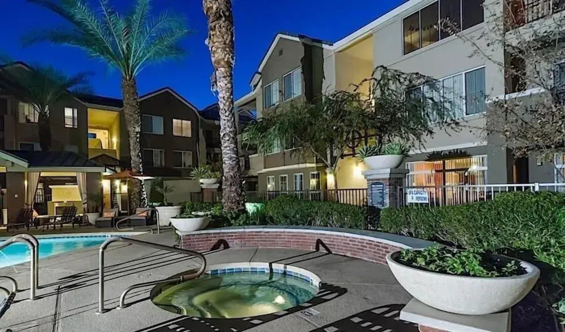 Heart of Phoenix By Signature Vacation Rentals