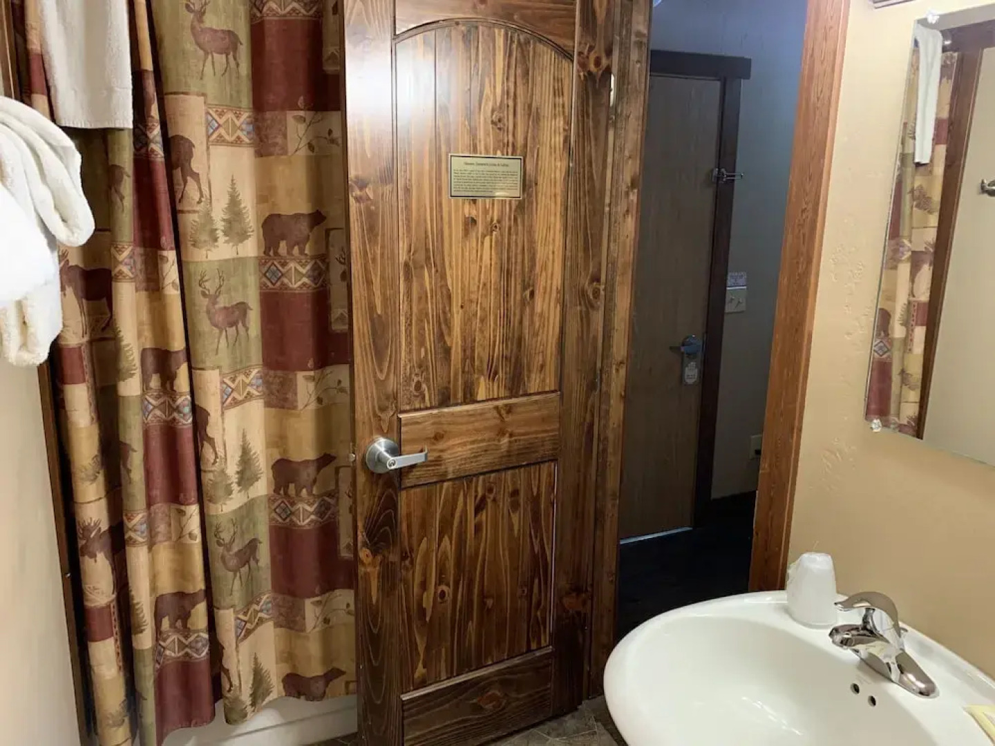 Historic Tamarack Lodge and Cabins