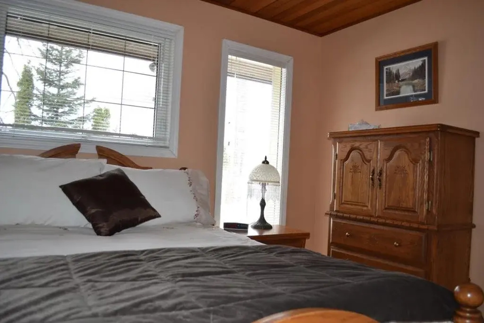 Water's Edge Bed And Breakfast