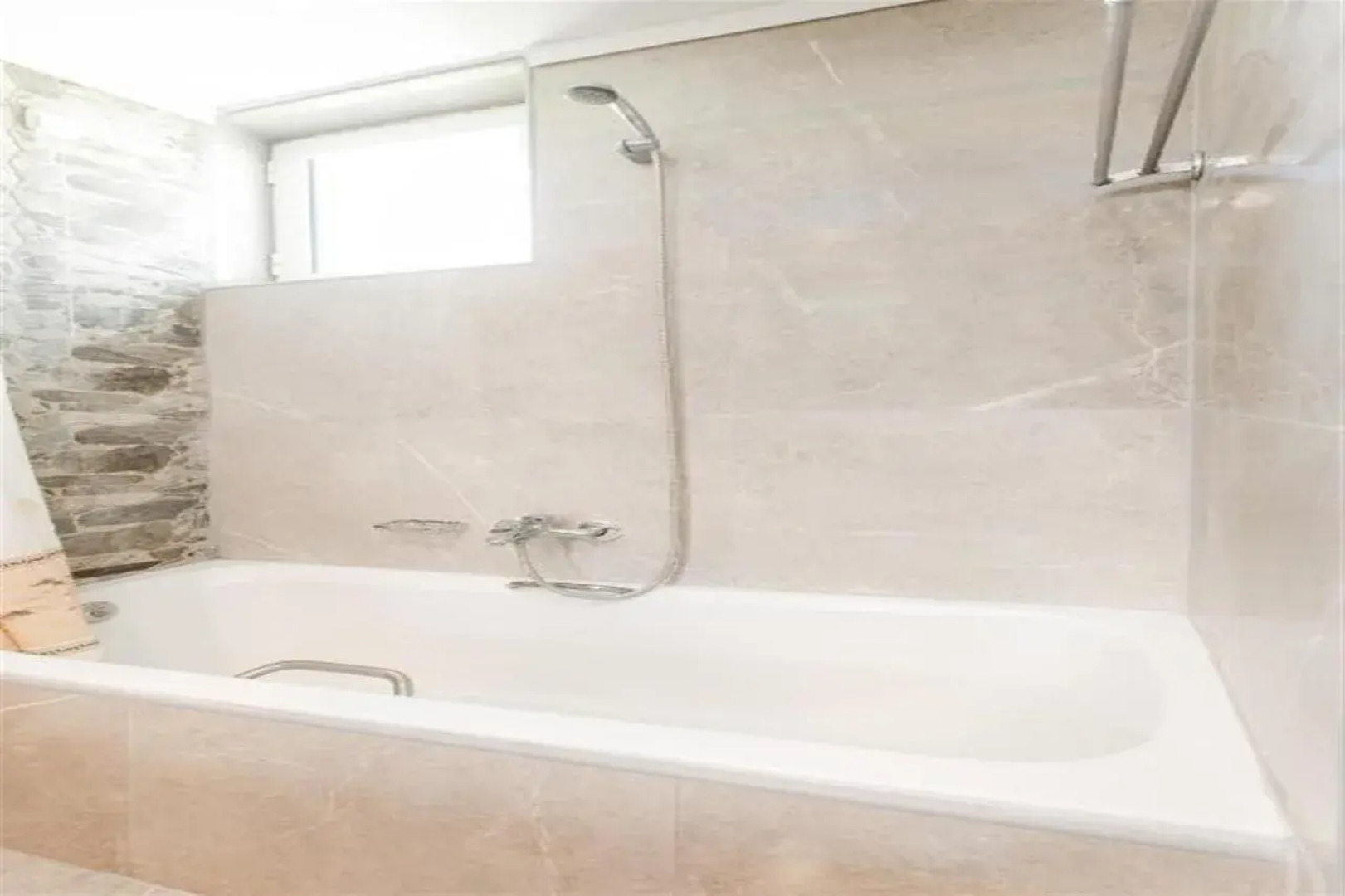 Отель Sovereign Beach