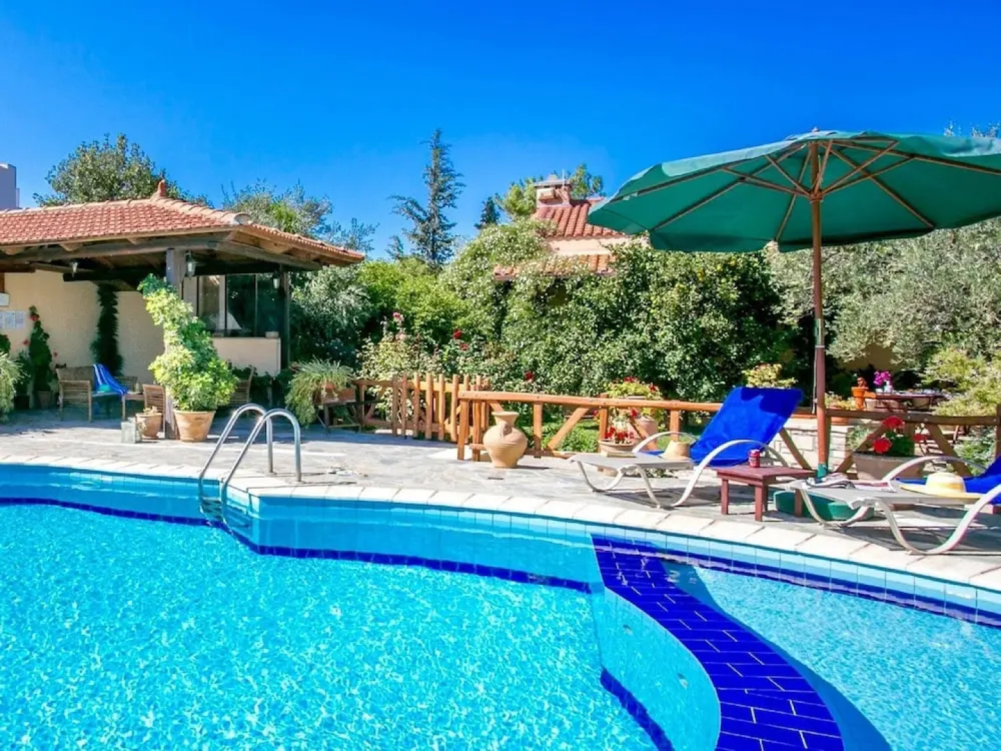 Villa in Heraklion With Private Pool & Beaches