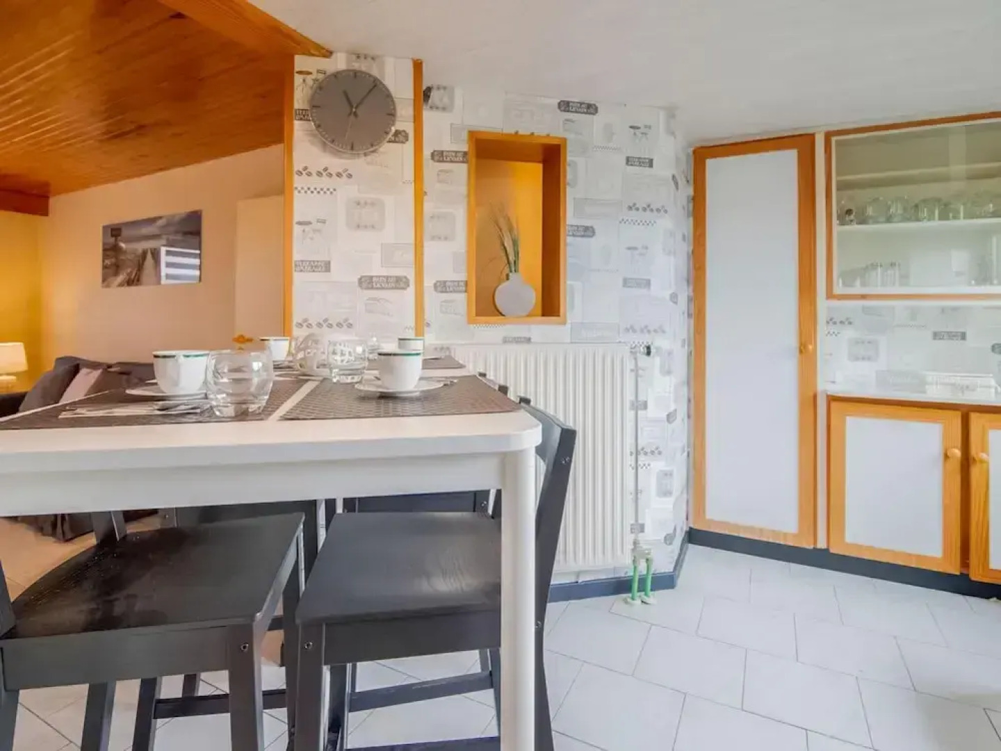 Cottage in Vaux-sur-sure With Garden