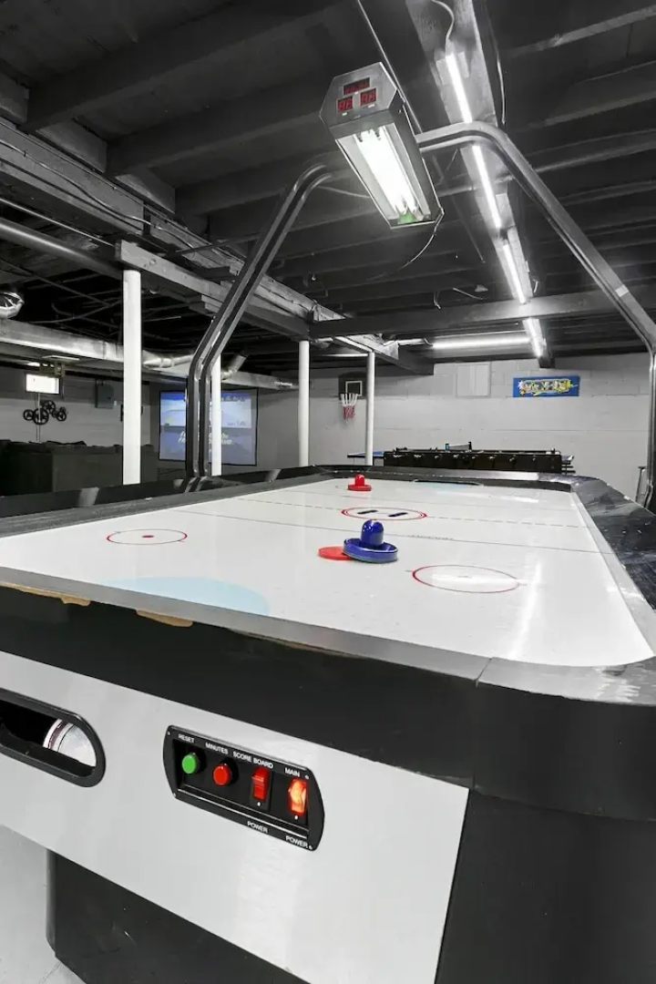 The Waterfront - Waterslide Game Room Sleeps 26