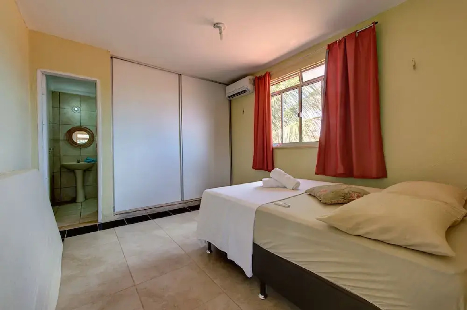 Duplex bem localizado em Porto das Dunas