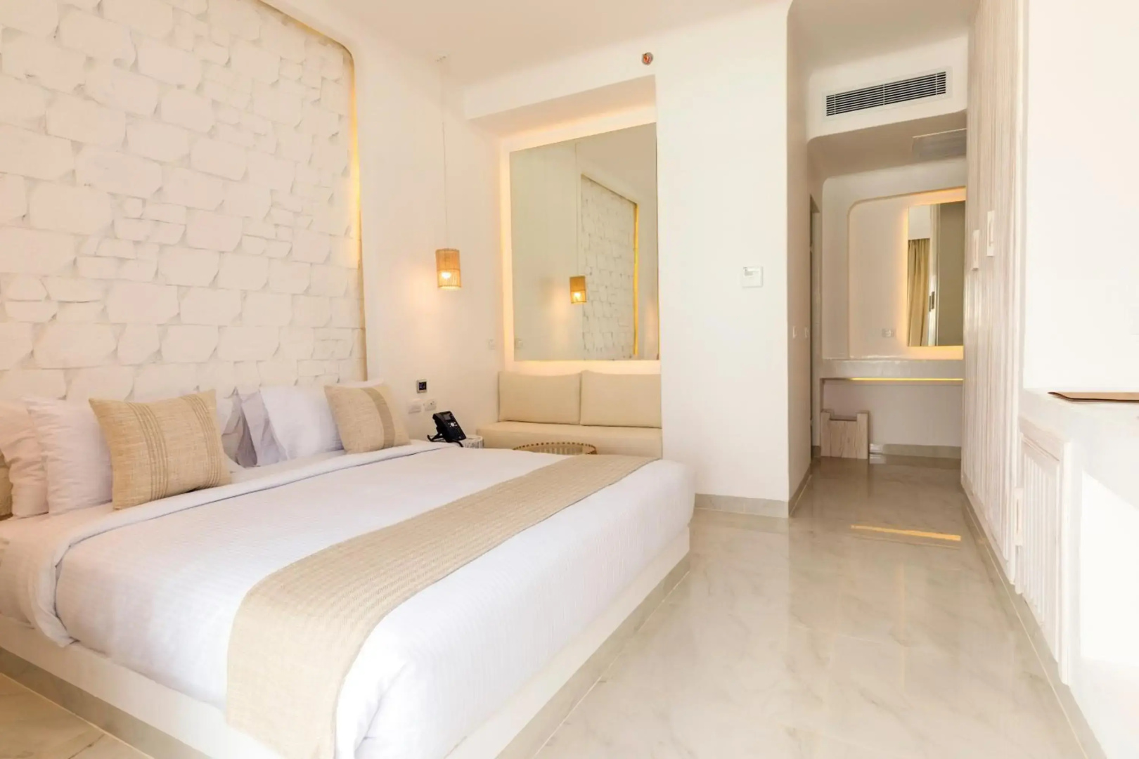 Tanoak Hotel