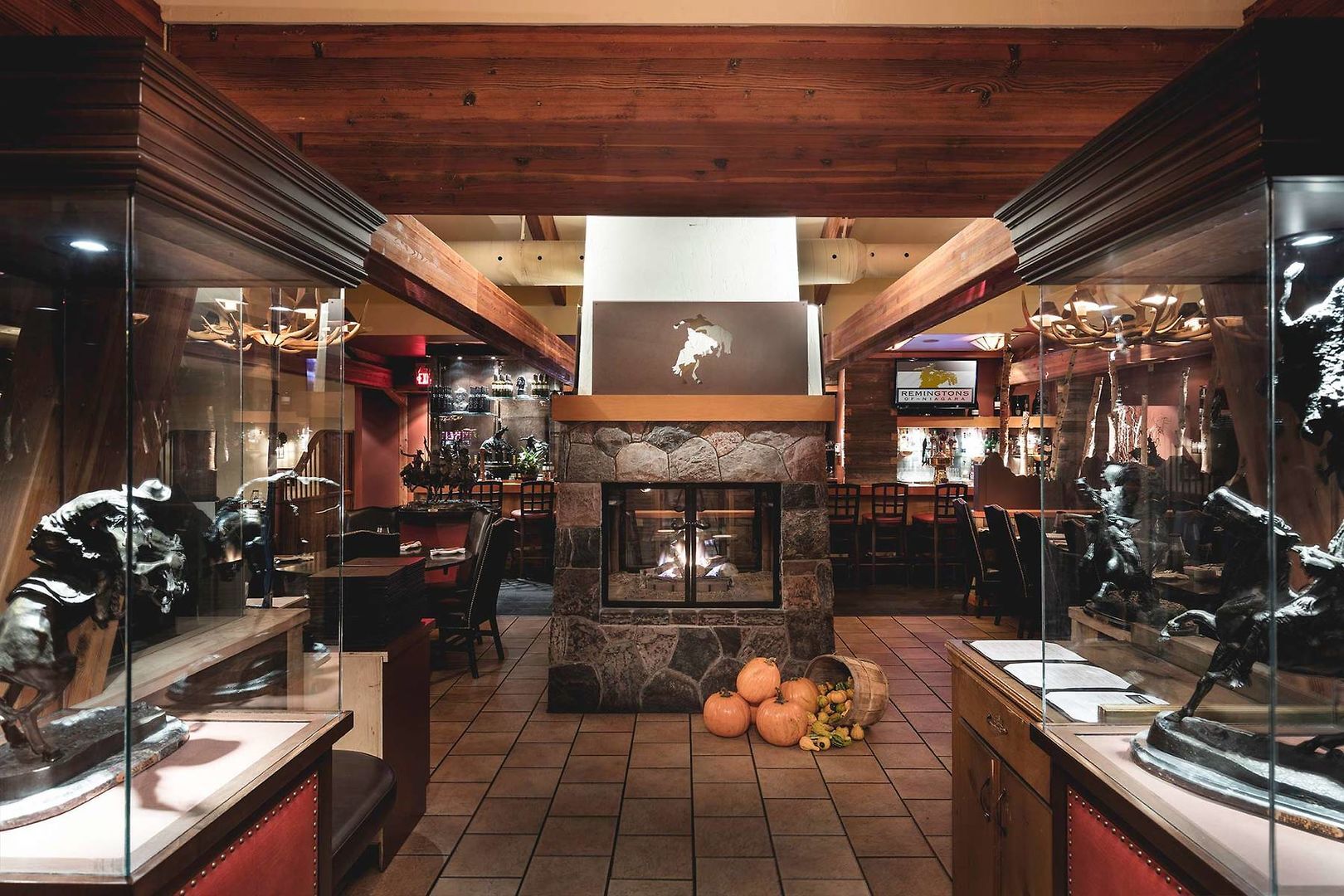 Oakes Hotel Overlooking the Falls