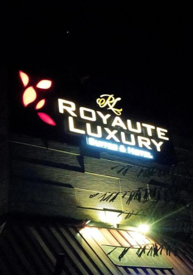 Royaute Luxury