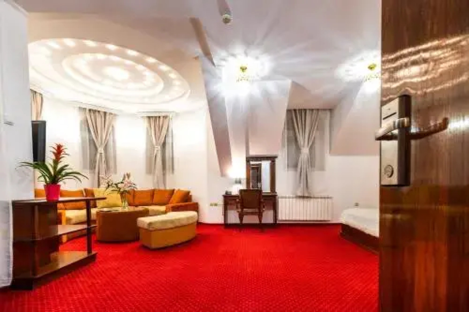 Garni Hotel Royal Crown