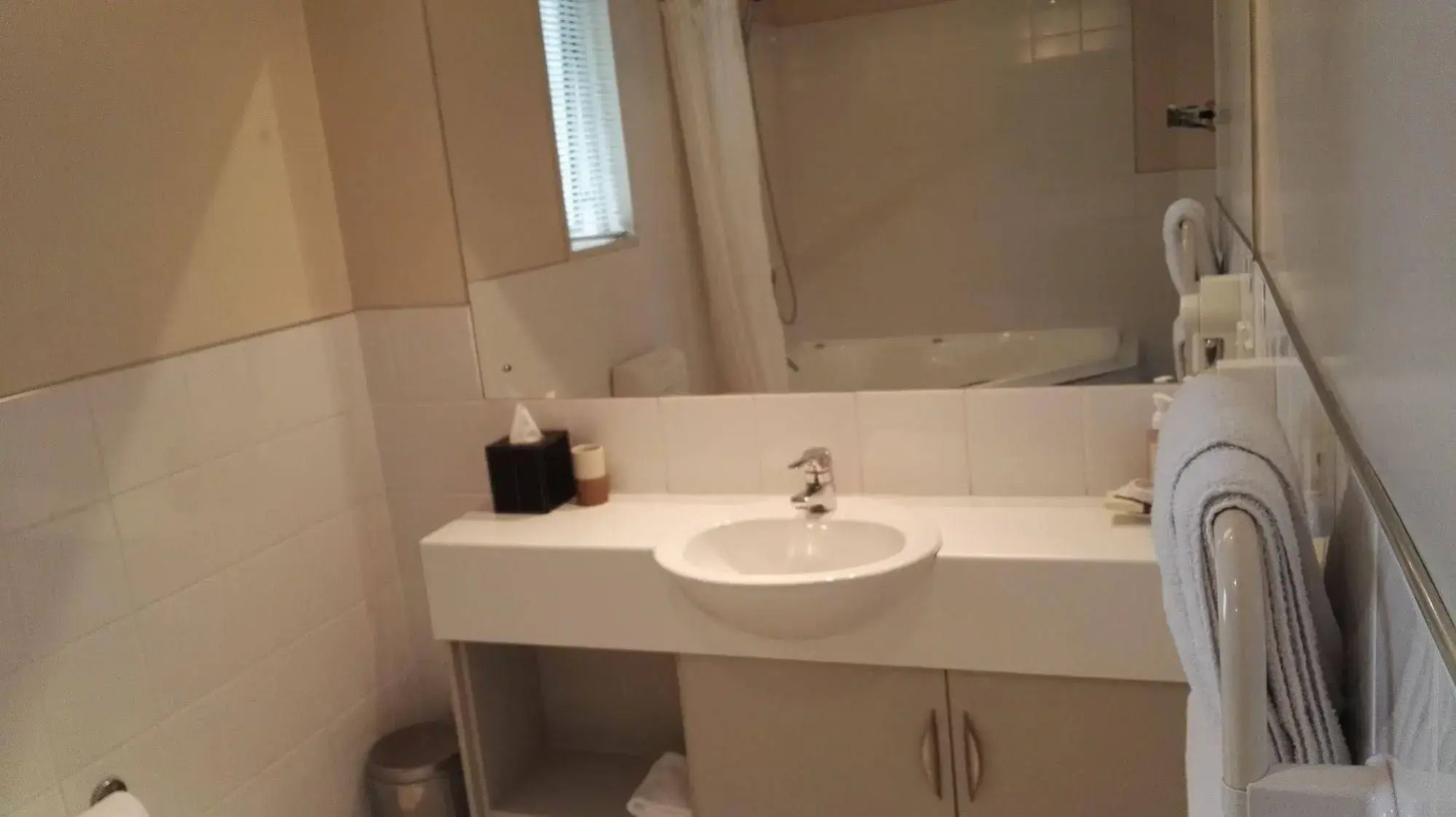 Cedar Grove Motor Lodge