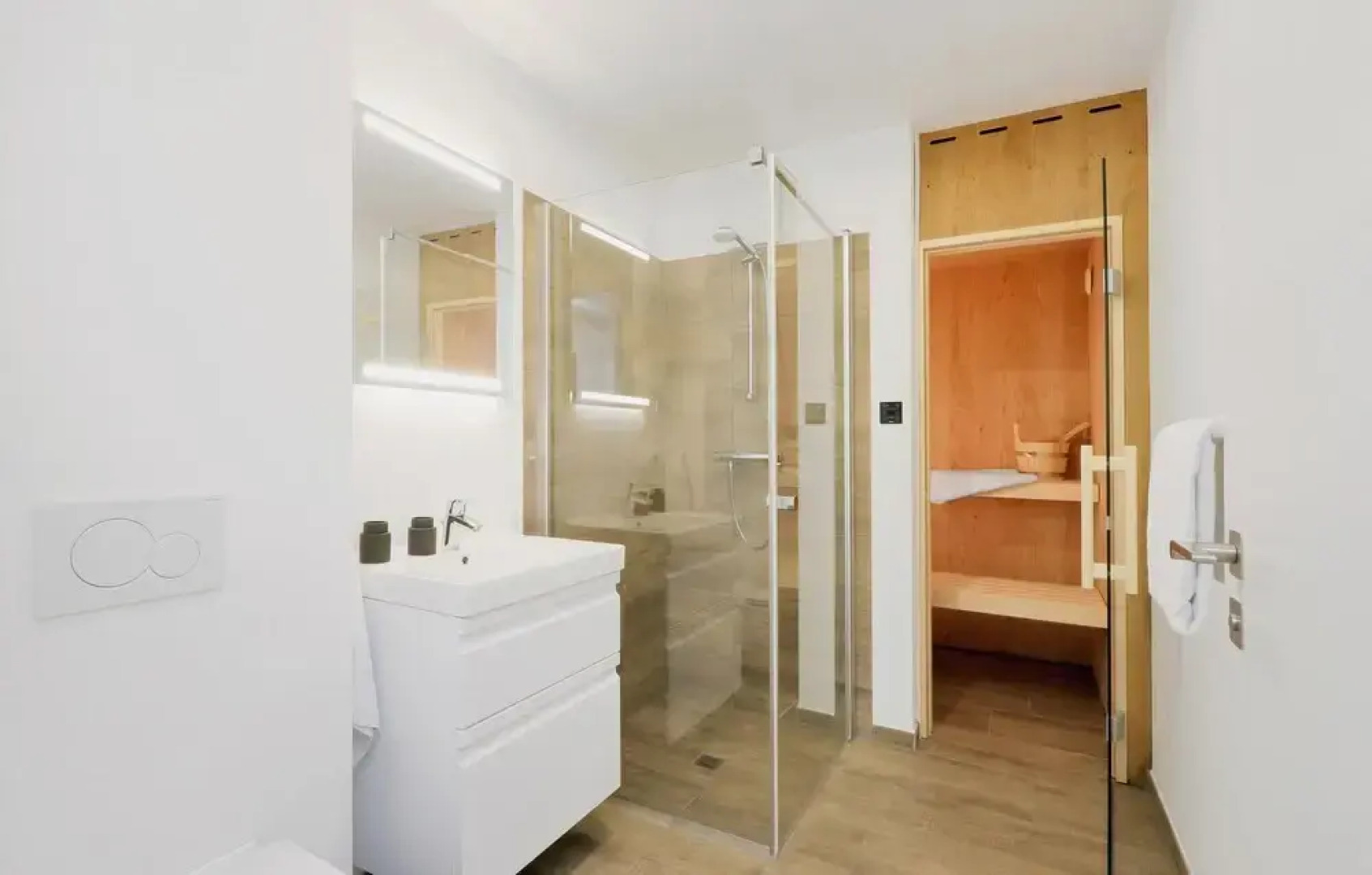 Amazing Home in Lembruch/dümmer See With 2 Bedrooms, Wifi and Indoor Swimming Pool