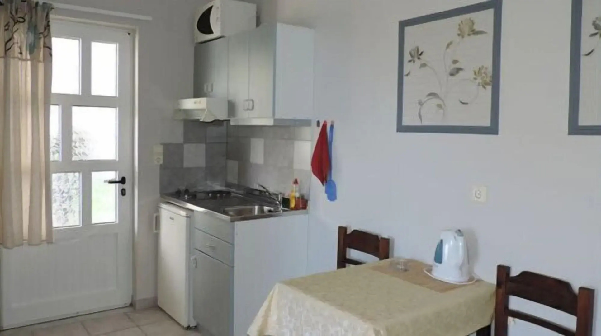 Nostalgia Apartments