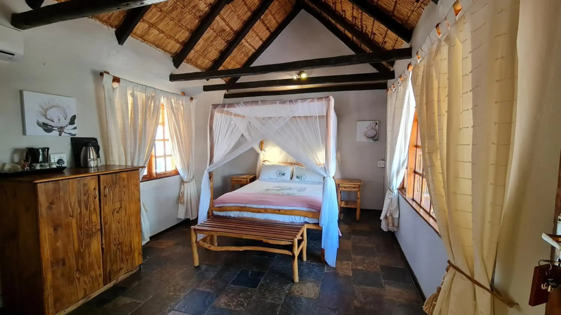 Thornhill Safari Lodge