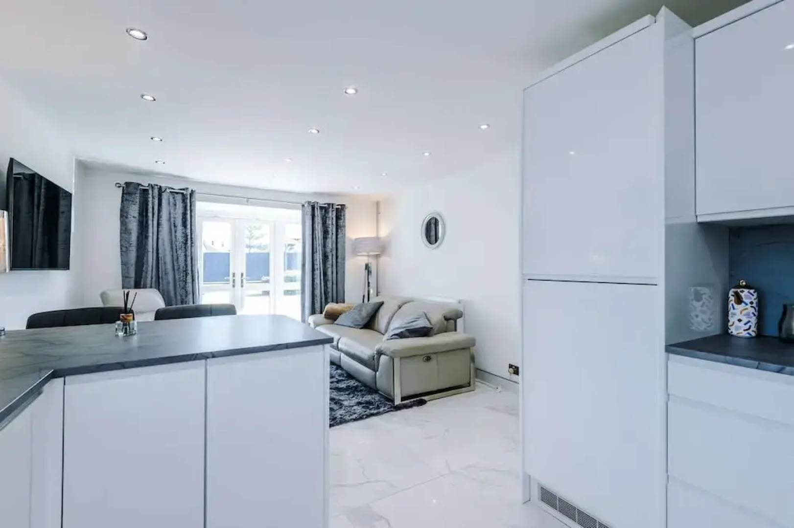 Modern 1BR Apartment in Whitefield