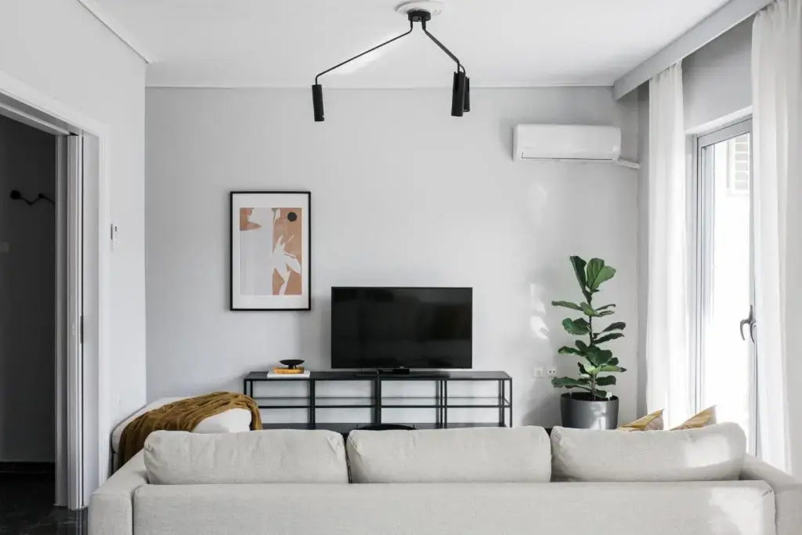 Spacious & Airy 1BR Apartment near HELEXPO Marousi by UPSTREET