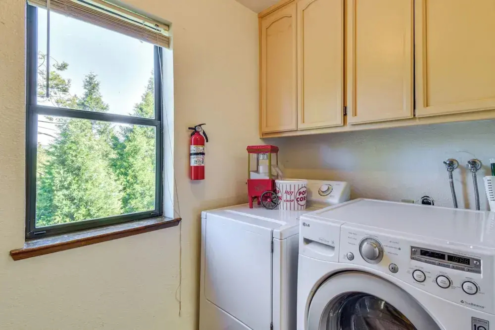 Peaceful Groveland Home w/ Deck + Fire Pit!