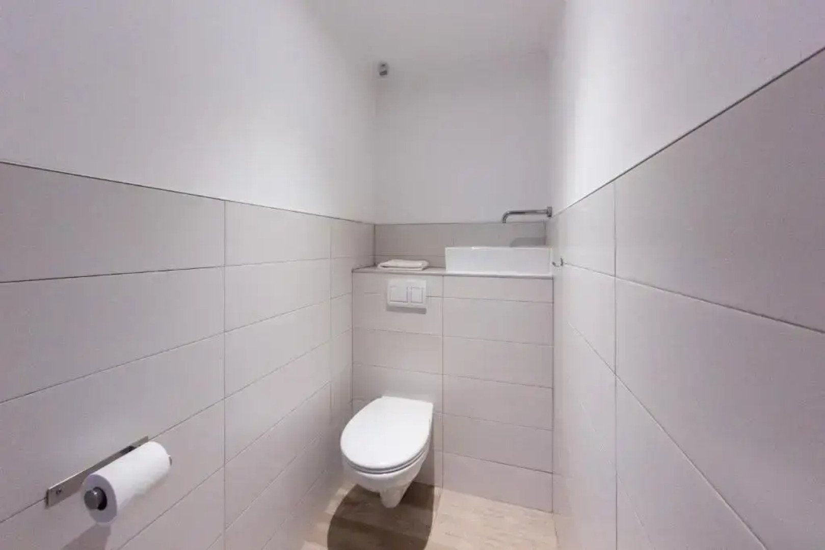 Back2Roots Backpackers