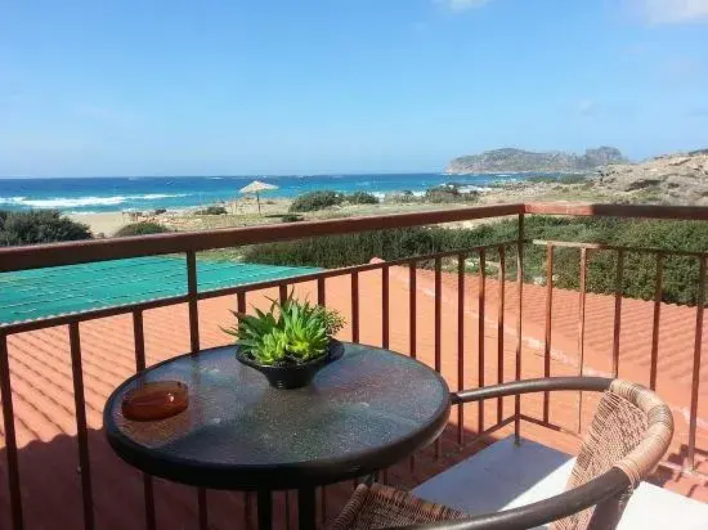 Enplo Rooms | Beachfront