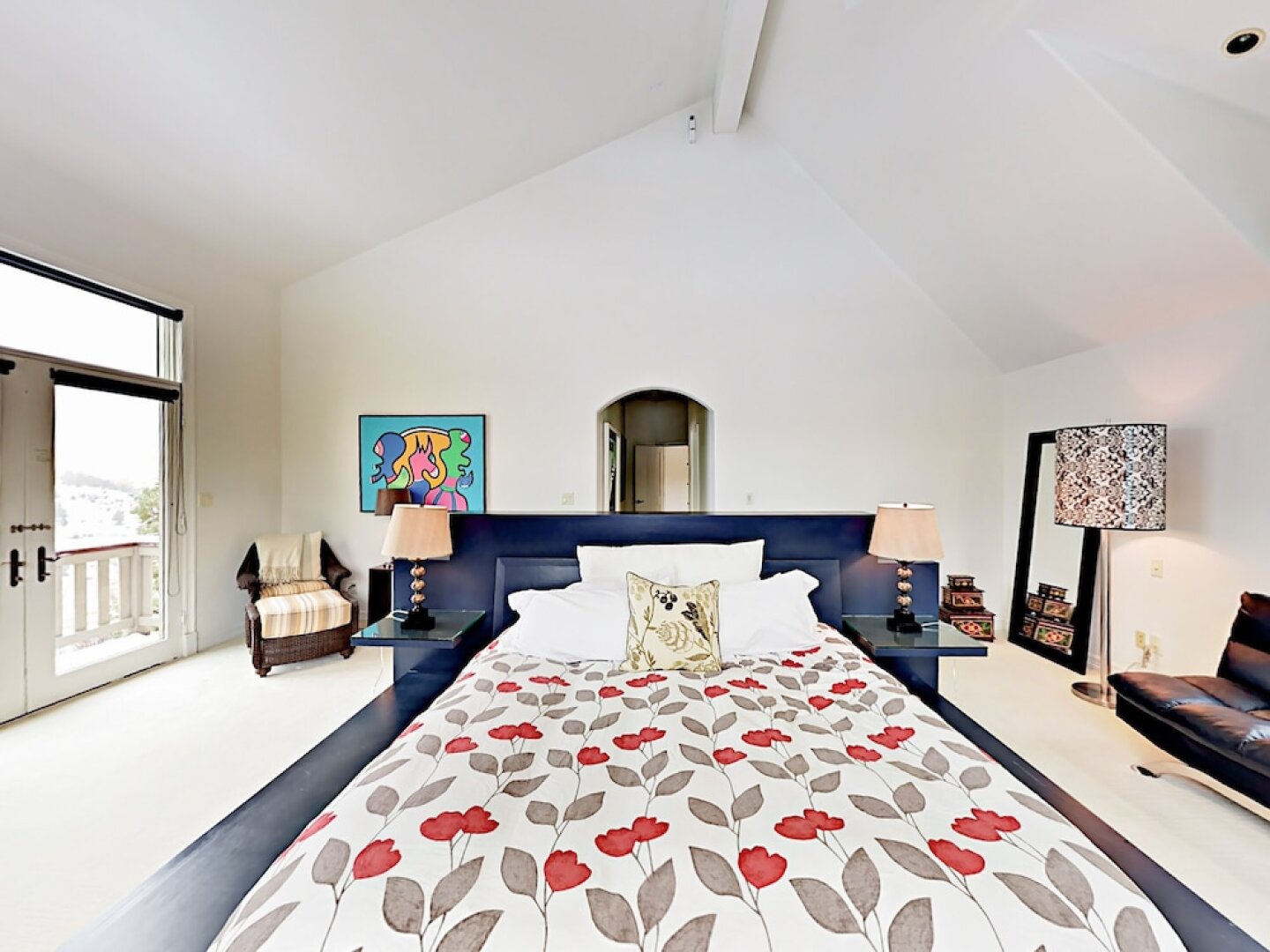 Grand 5,000 Square Foot 4br Mountain 4 Bedroom Home