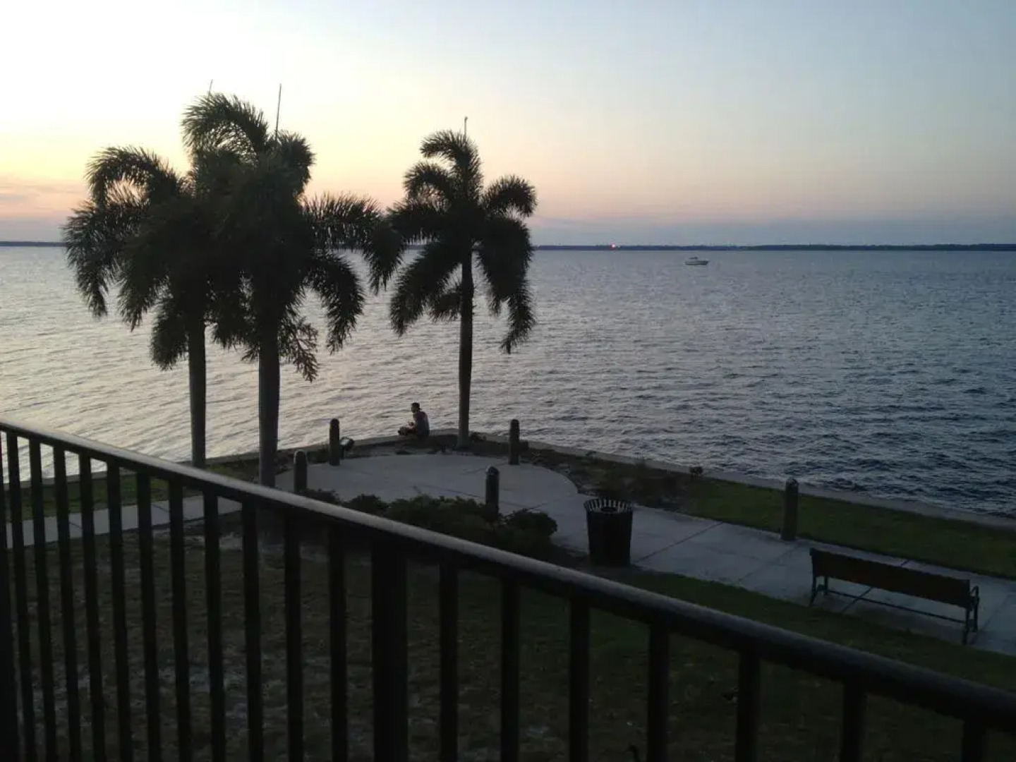 Monroes On The Lake Hotel & Banquet Hall