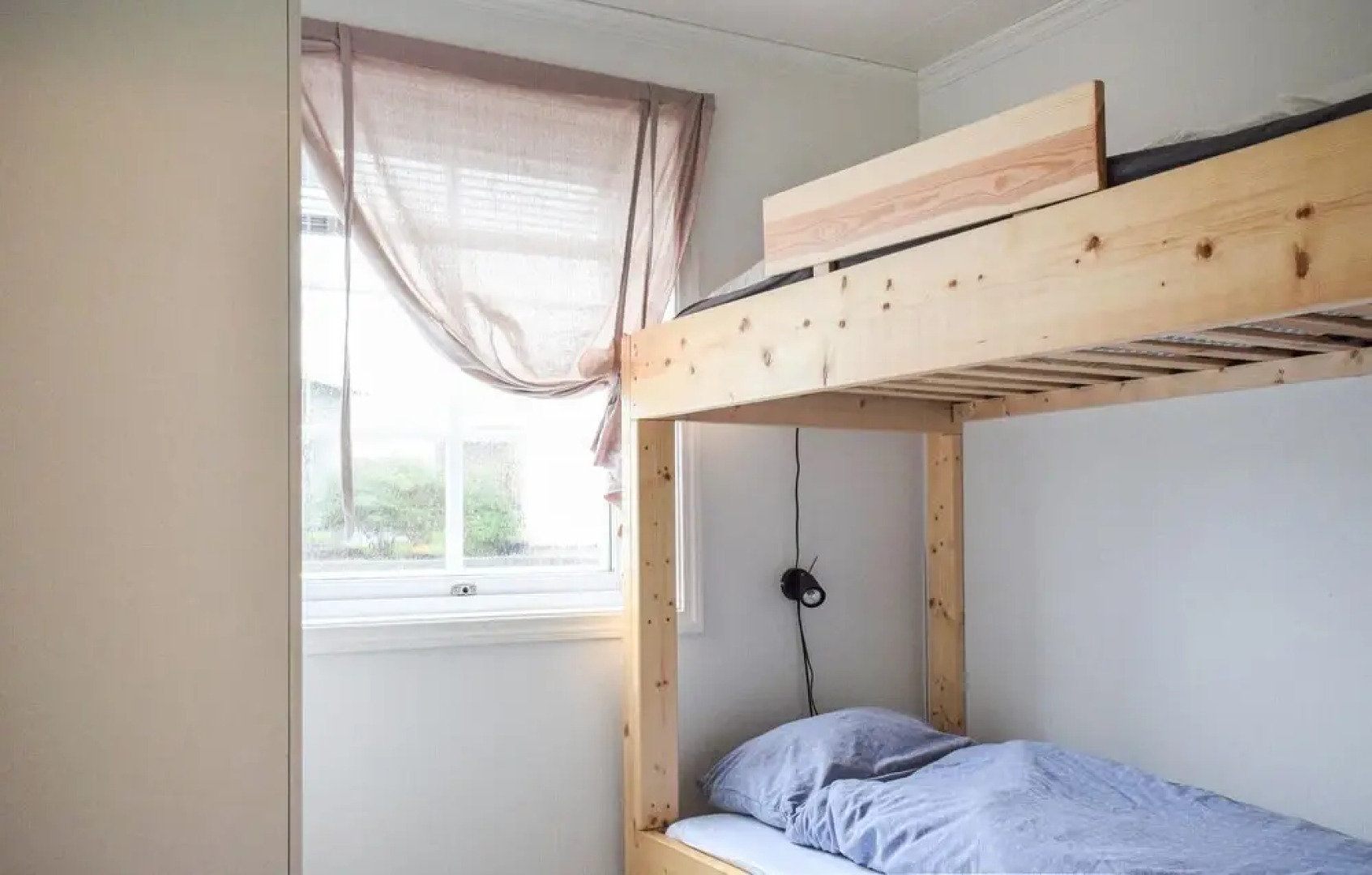 Beautiful Apartment in Åkrehamn With Wifi and 2 Bedrooms