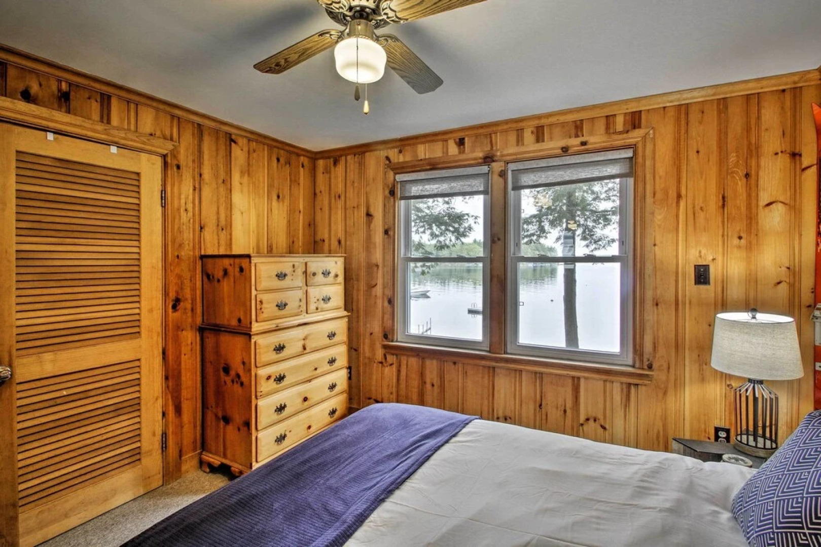 Waterfront Sebago Lake Cottage W/dock + Beach