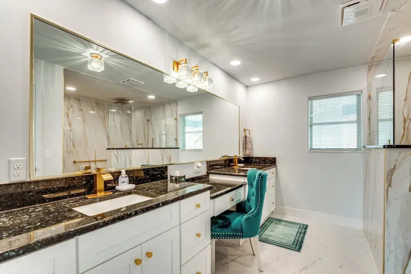 Waterfront Gem: Crystal River Family Home