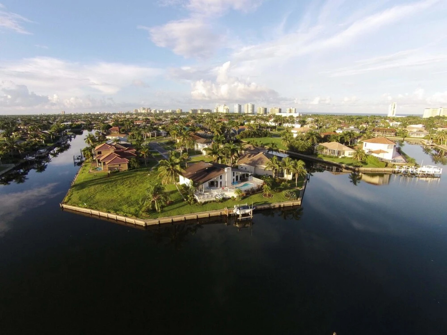 SNOW198 3 Bedroom Holiday Home by Marco Naples Vacation Homes