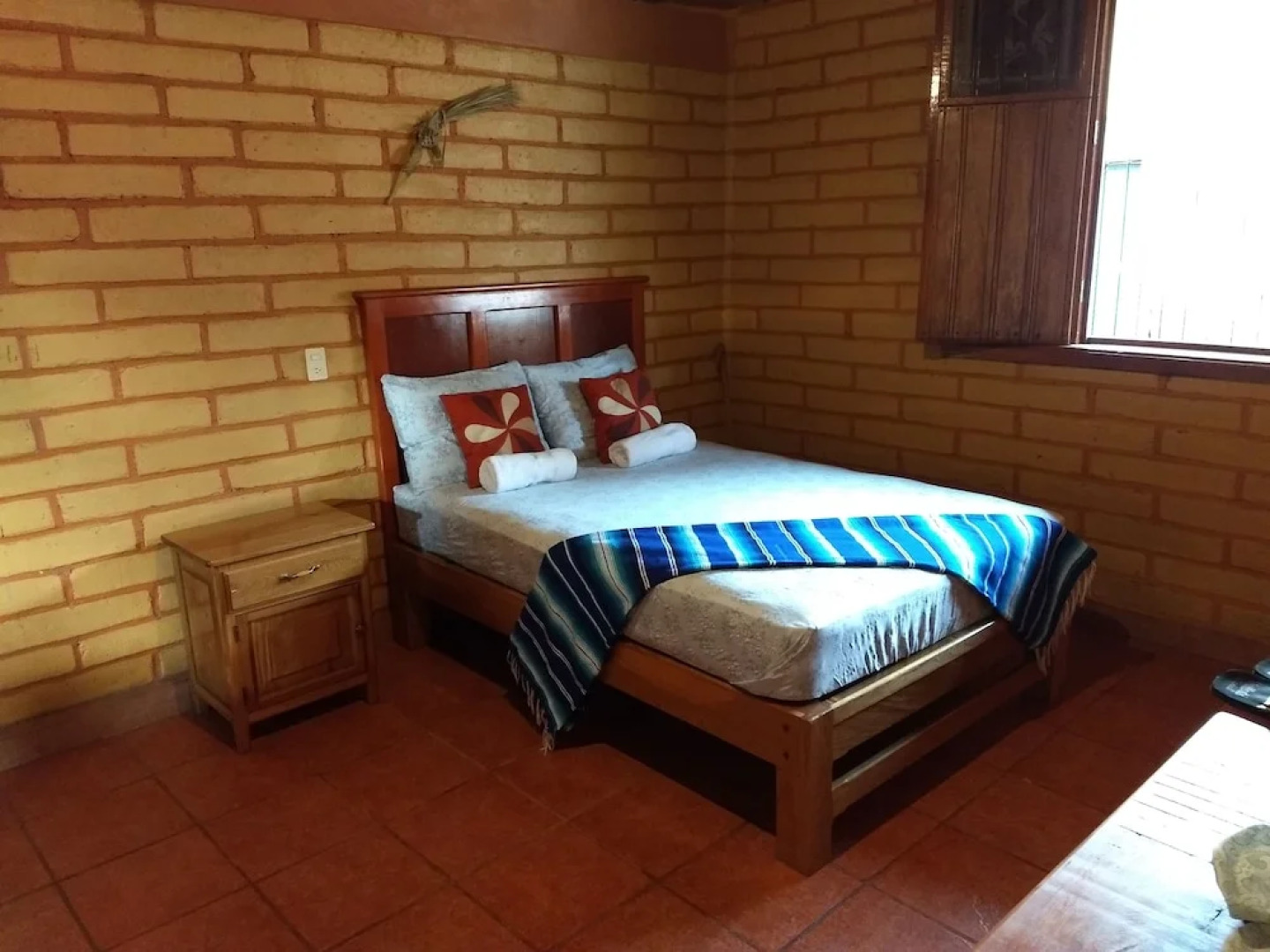 La Joya De Tuito Bed & Breakfast