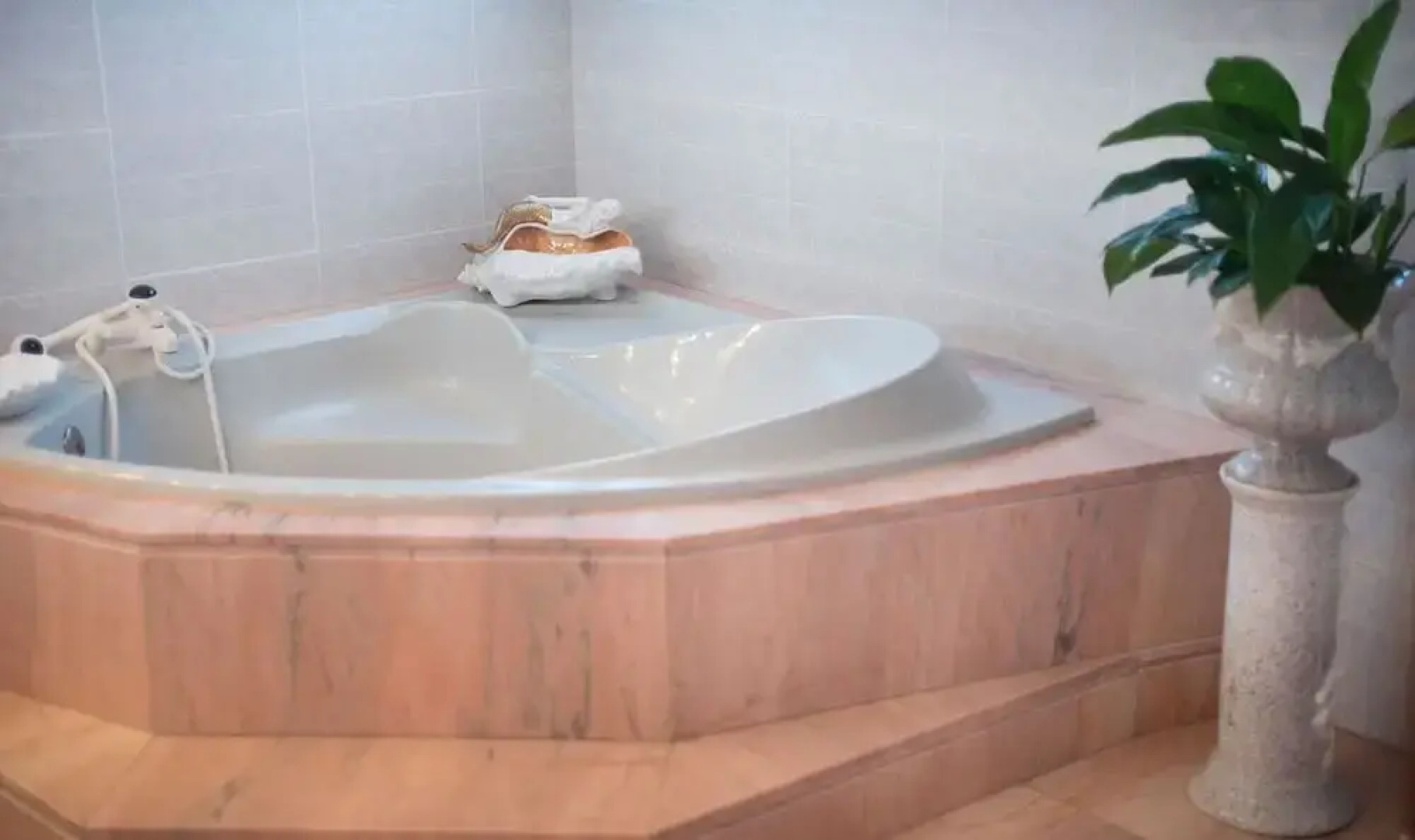 Gallery Villa 650M from the Beach (R81)